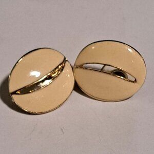 vintage Sarah Coventry brand off white and gold tone oval earrings with a slit